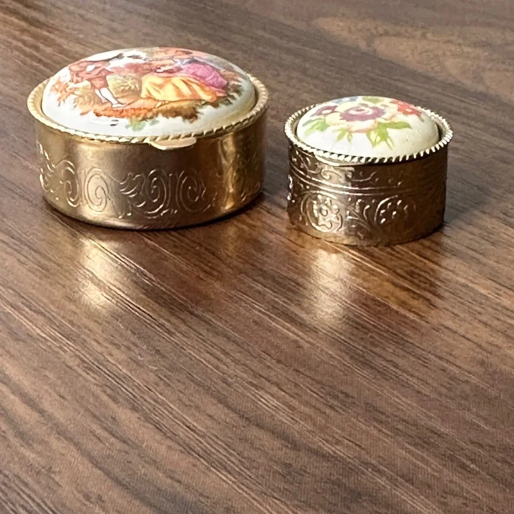 Vintage‎ Fragonard Courting Scene and Floral Gold Tone Pill Trinket Box Set of 2
